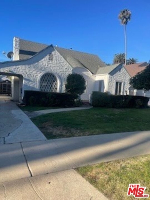 2311 Malcolm Avenue - Photo 1