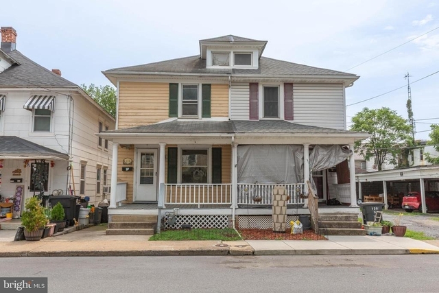 124 S Kentucky Avenue - Photo 1