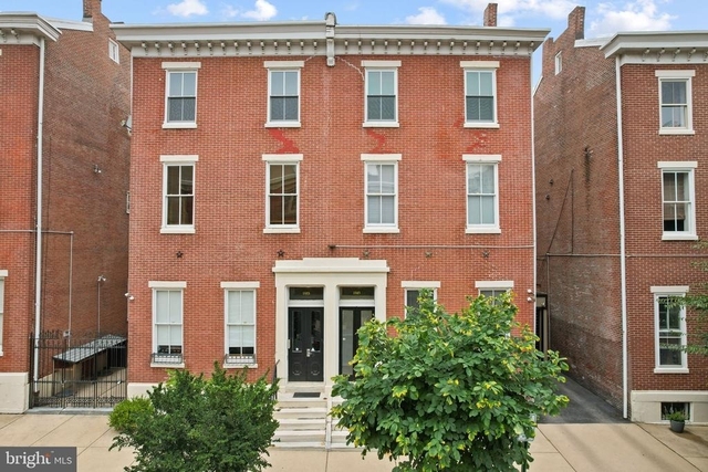 1613 Green Street - Photo 1