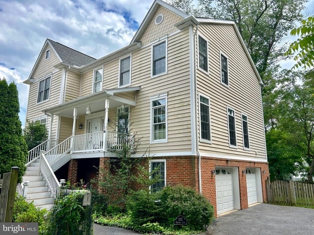 202 Martins Lane - Photo 1