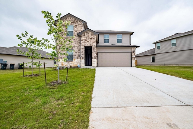 204 Lily Pond Trl - Photo 1