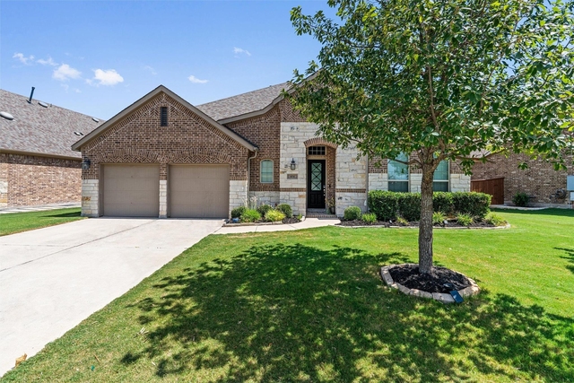 404 Miracle Rose Way - Photo 1
