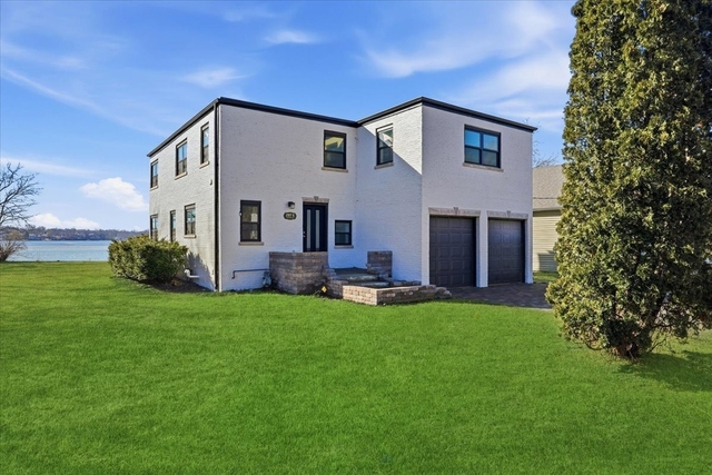 297 E Lakeview Avenue - Photo 1