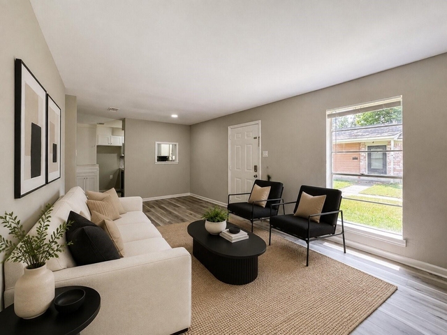 4537 Dakota Street - Photo 1