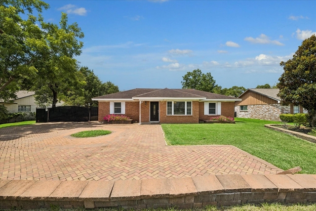 207 Eldridge Road - Photo 1