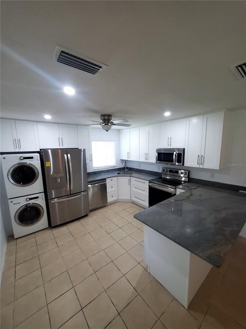 1020 70th Street N - Photo 1