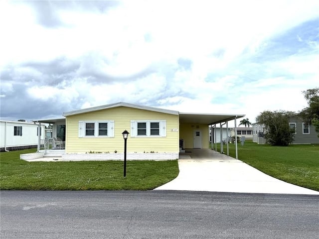 637 Los Altos - Photo 1