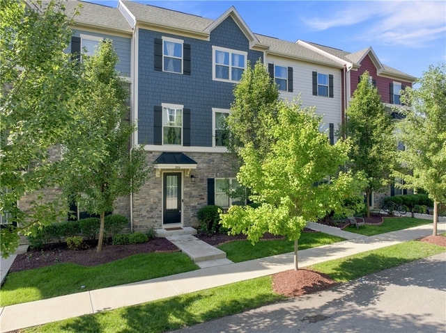 2004 Hemlock Ln - Photo 1