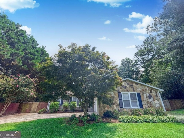 1552 Blackwell Road - Photo 1
