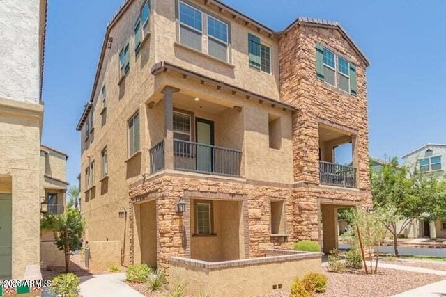 1635 E Dogwood Lane - Photo 1