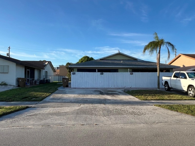 3223 Sw 1st Street - Photo 1