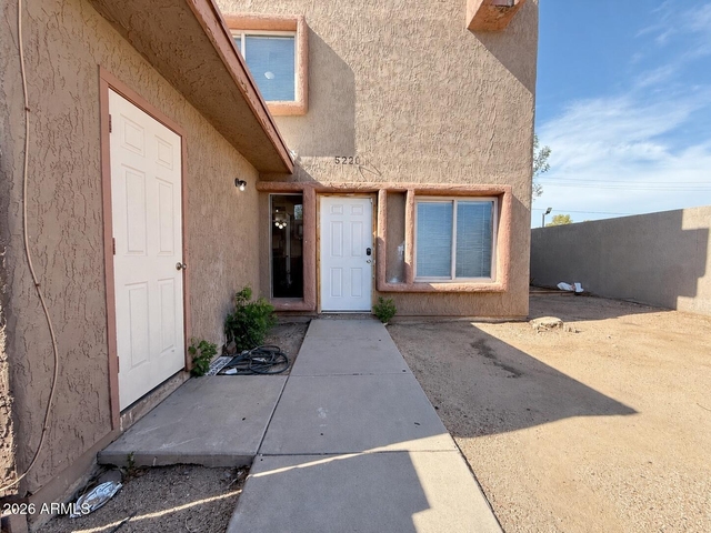 5220 W Lynwood Street - Photo 1