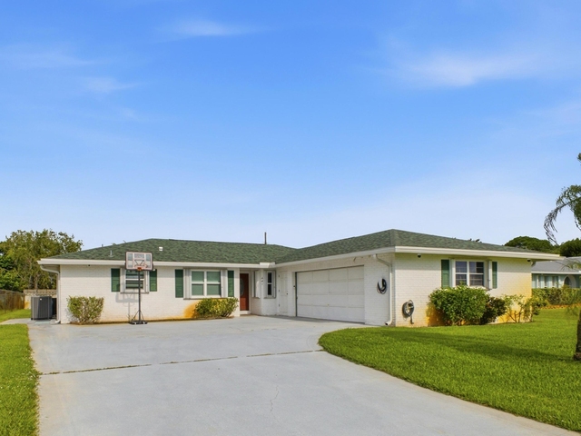 441 Sw Curry Street - Photo 1