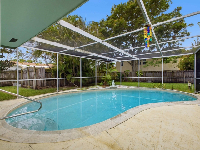 1680 Ne 34th Lane - Photo 1