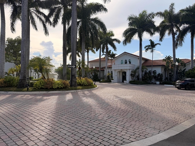 106 Villa Circle - Photo 1