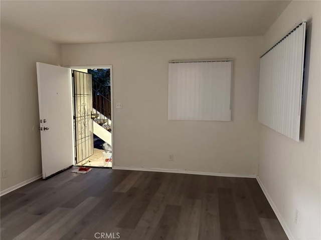 327 S Kroeger Street - Photo 1