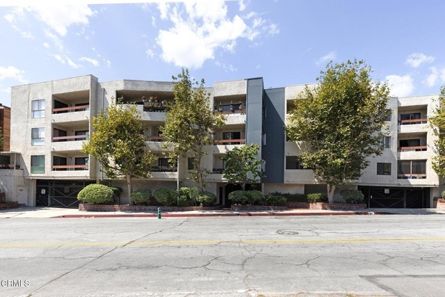 1037 N Vista Street - Photo 1