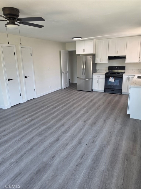 1034 El Camino - Photo 1