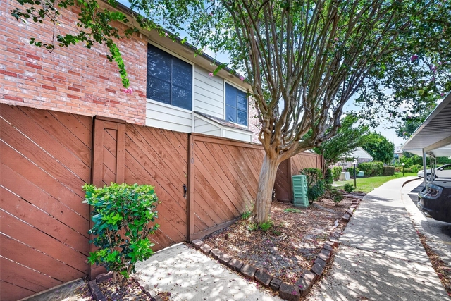 8801 Hammerly Blvd - Photo 1
