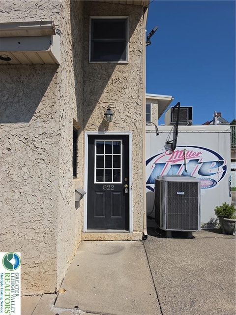 822 Main Street - Photo 1