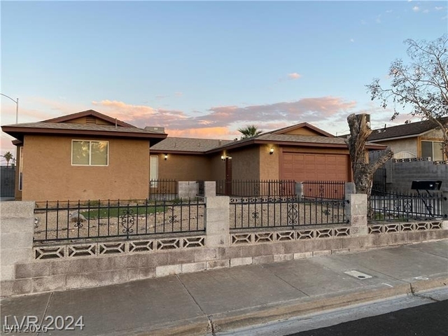 401 Tiger Lily Way - Photo 1
