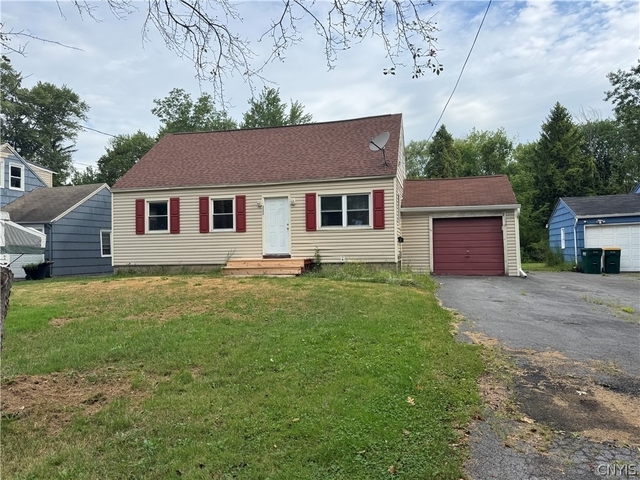 220 Roxann Avenue - Photo 1