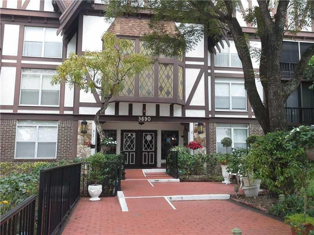 3690 Inverrary Drive - Photo 1
