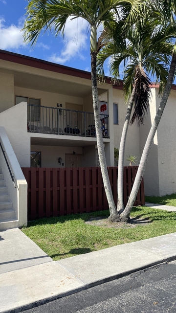 7911 Southgate Boulevard - Photo 1