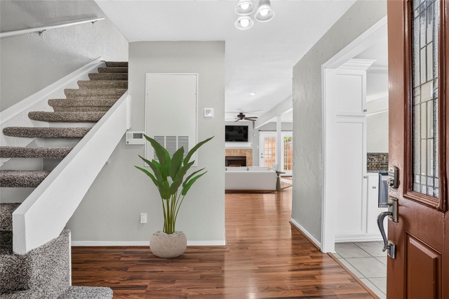 2606 Encina - Photo 1