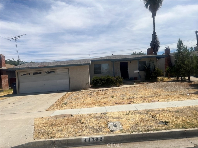 44302 Kirkland Avenue - Photo 1