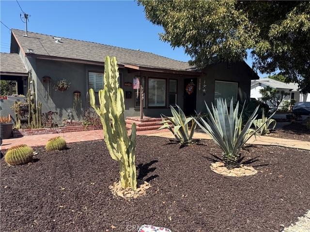 2210 Rockway - Photo 1