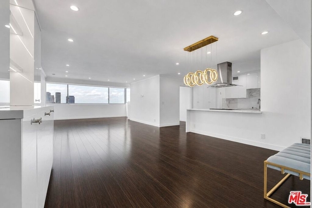 865 Comstock Avenue - Photo 1