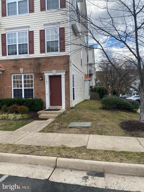 2490 Quick Street - Photo 1