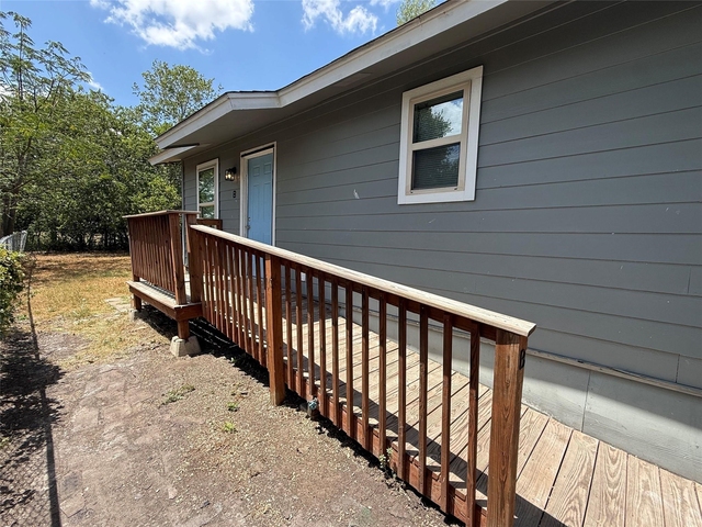 1009 Alex St - Photo 1