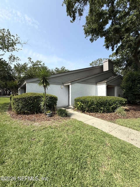 1033 Sea Hawk Drive - Photo 1