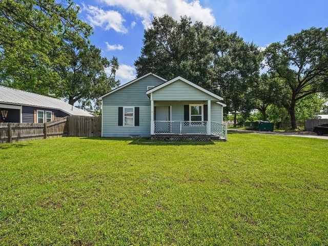 111 Holderrieth Boulevard - Photo 1