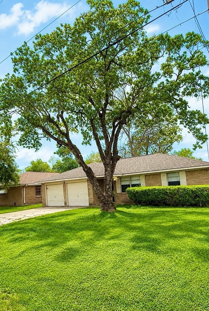705 Evanston Street - Photo 1