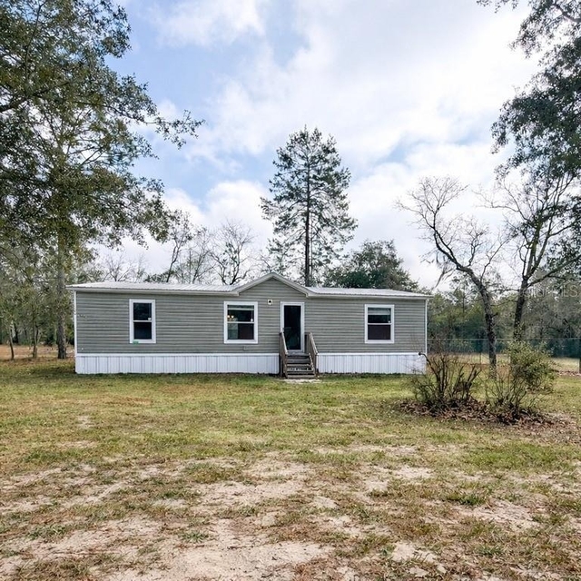 932 Se 40th Place - Photo 1