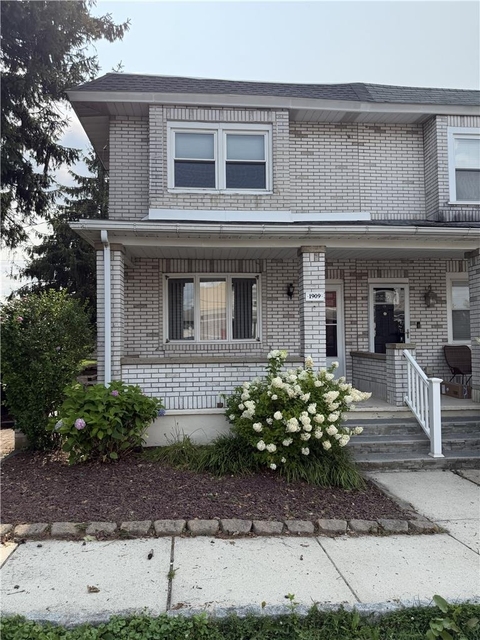 1909 7th Street - Photo 1