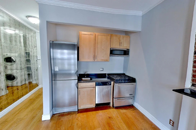 53 Leroy Street - Photo 1