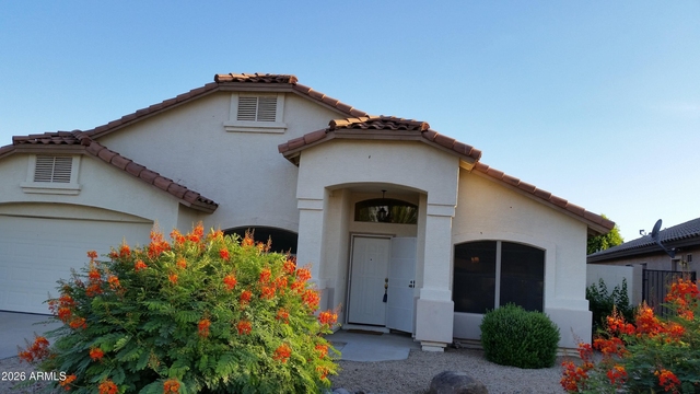 15325 W Honeysuckle Lane - Photo 1