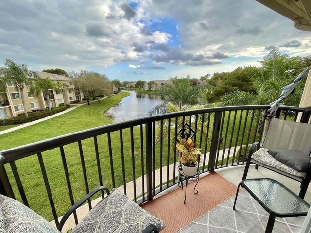 300 Crestwood Court N - Photo 1