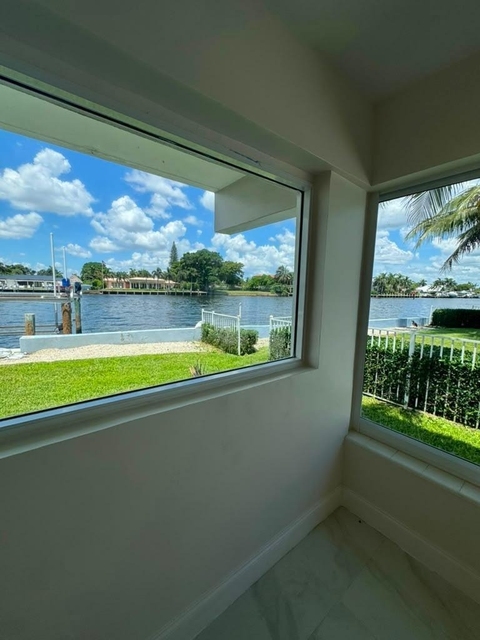 999 S Riverside Drive - Photo 1