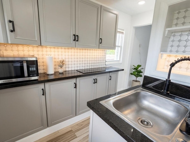 825 Truman Street - Photo 1