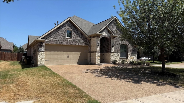 700 Shrewsbury Place - Photo 1