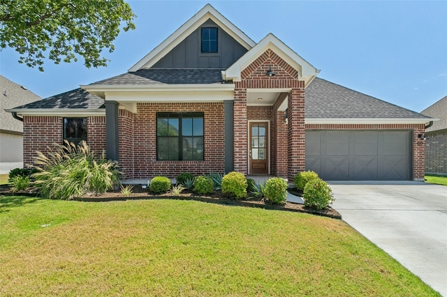 817 Highlands Avenue - Photo 1