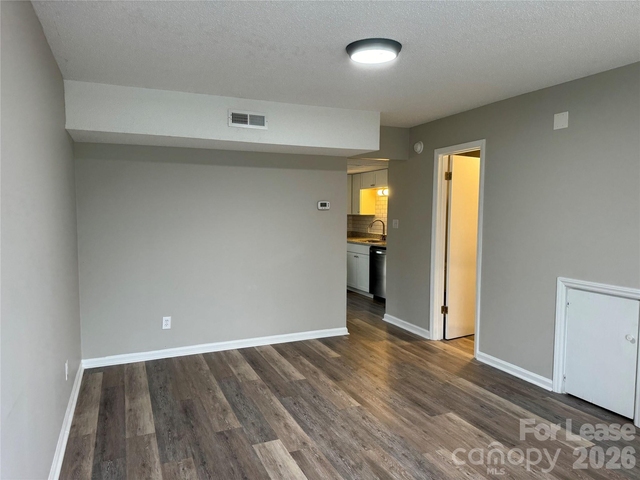 118 Ross Street - Photo 1