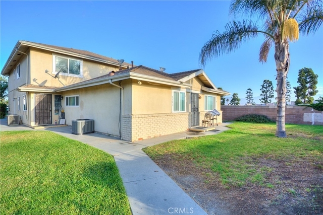 1751 Fullerton - Photo 1