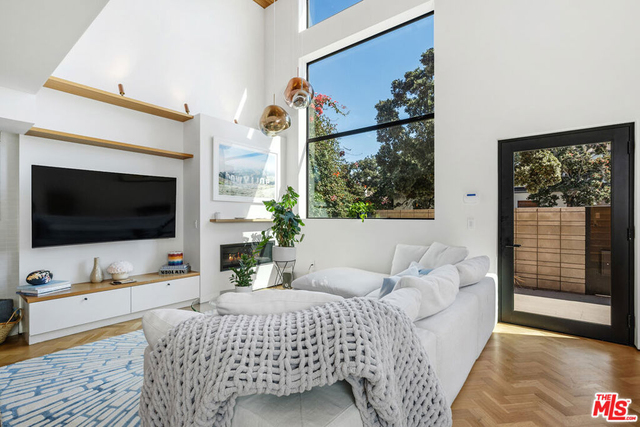 303 Windward Avenue - Photo 1