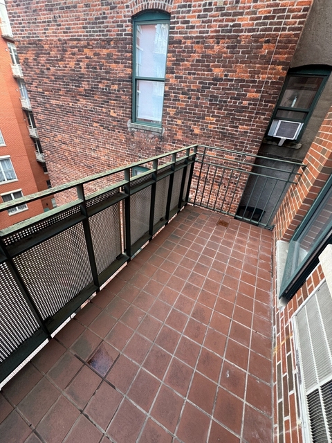 2216 Frederick Douglass Boulev - Photo 1